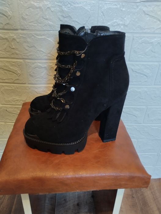 Женские сапоги новые