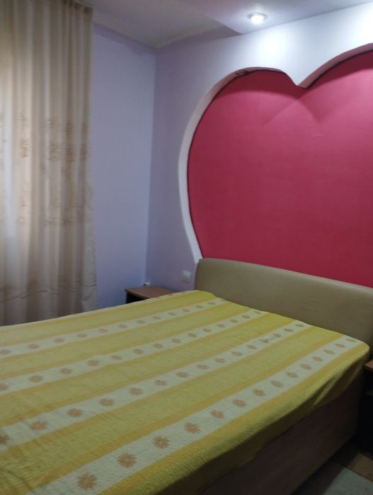 Închiriez apartament 3 camere