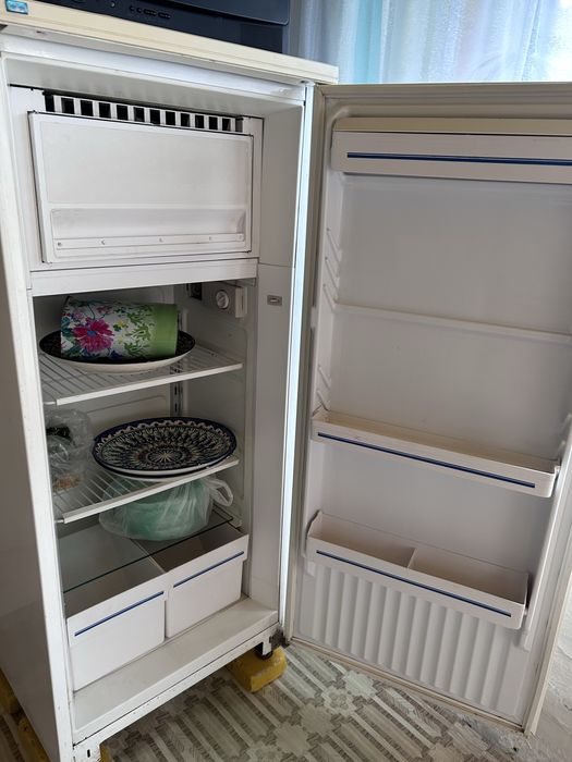 Продам телевизор и холодильник