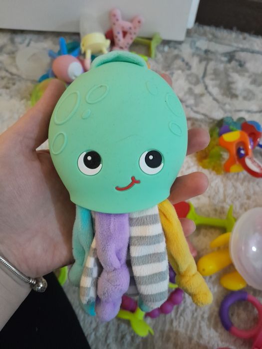 Для малыша резиновые игрушки