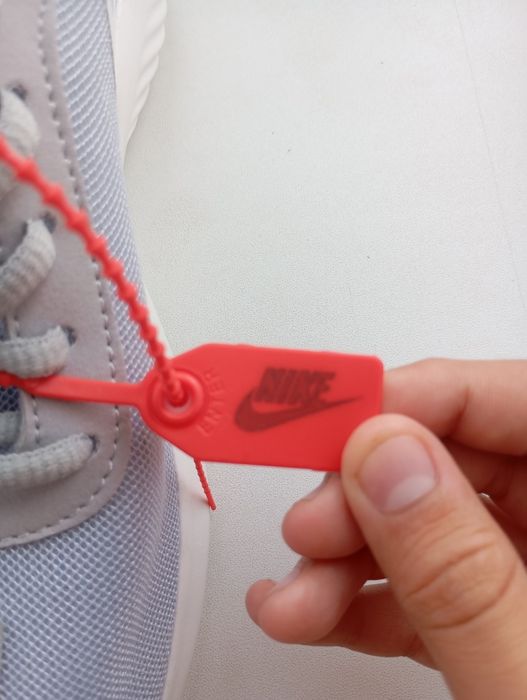 Найк кроссовки  .