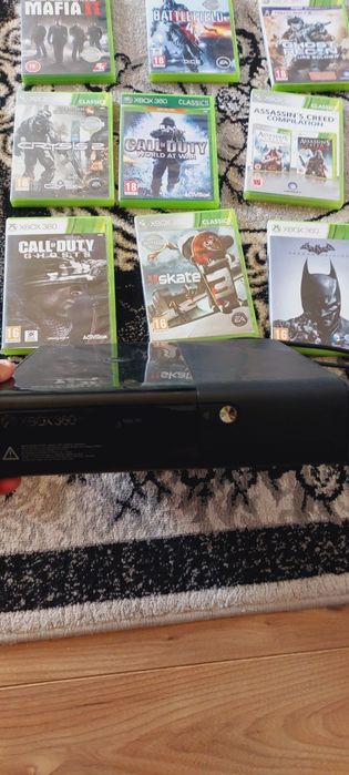 Vând xbox360 cu 2 controlere și 34 de jocuri