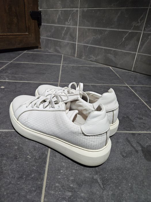 Pantofi eleganti albi