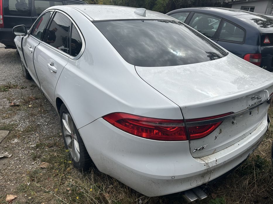 Jaguar XF на части
