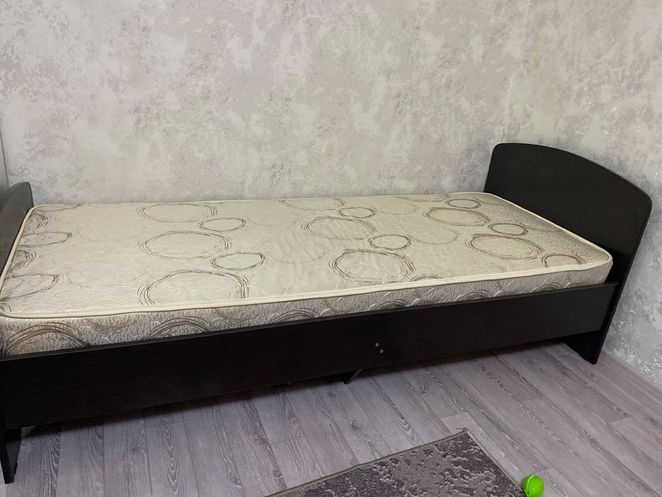 Продам кровать б/у