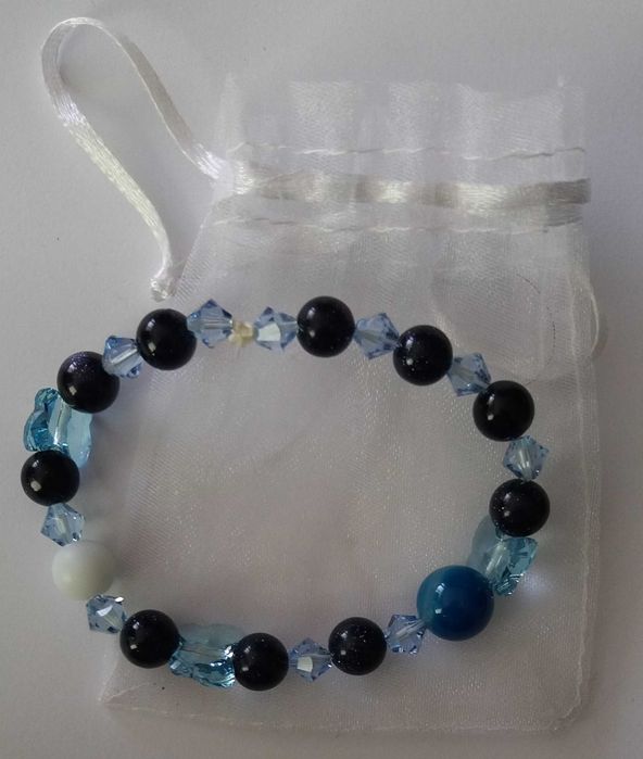 Гривна с естествени сини камъни и кристали Сваровски елементи