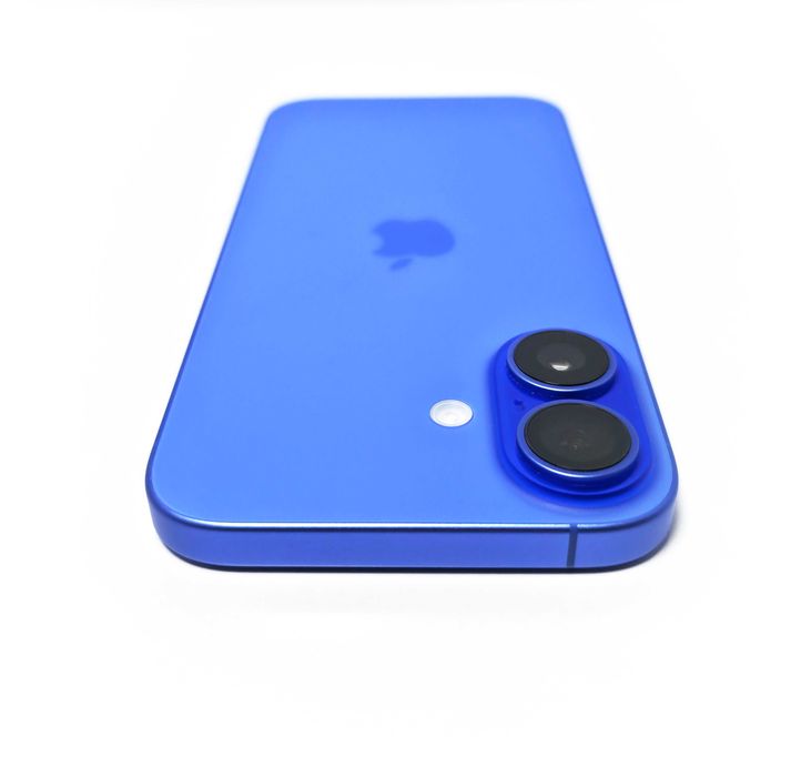 iPhone 16 128GB Ultramarine