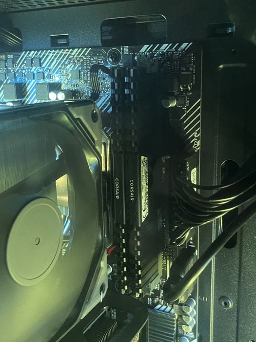 Pc gaming 5600x,folosit 2 luni