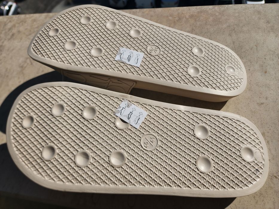 Чисто нови дамски чехли