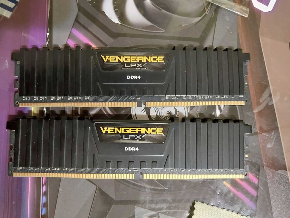 16GB DDR4 3000Mhz - RAM памет