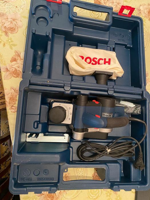 Рубанок электрический Bosch