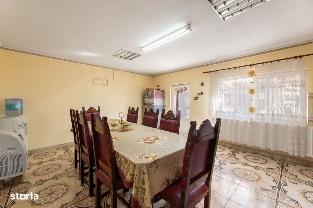Casă de închiriat cu 4 camere în Pârneava – mobilată și utilată