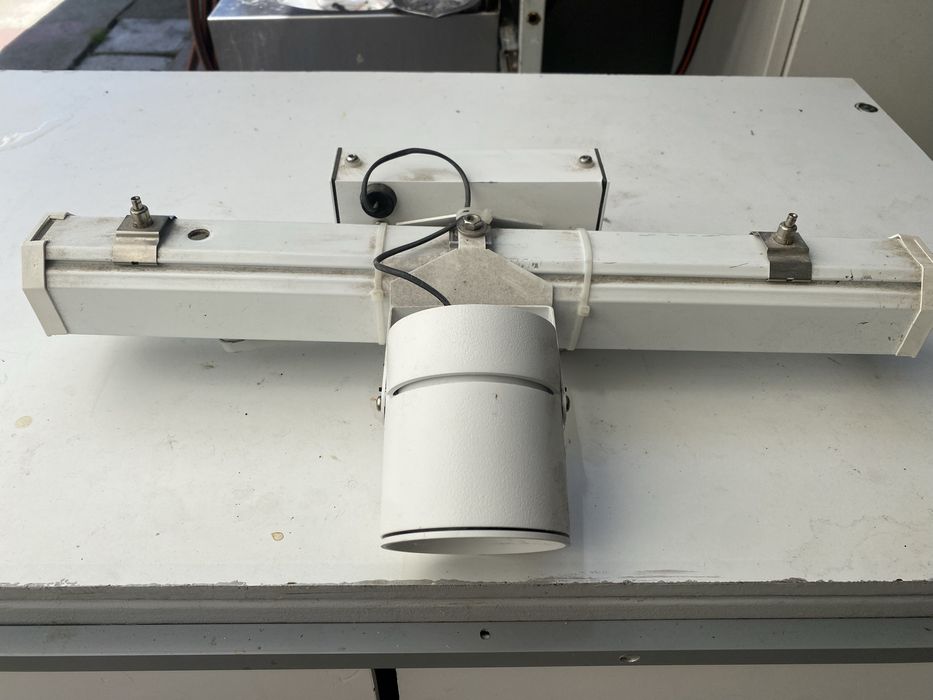 Proiector LED suspendat