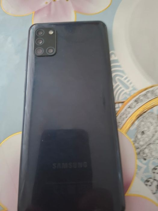Продам телефон samsung  A31