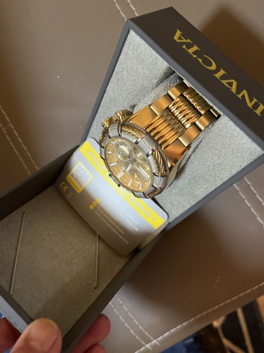 Ceas invicta nou cu cutie niciodata purtat