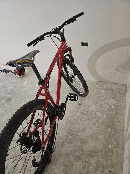 vând patru biciclete la un preț avantajos