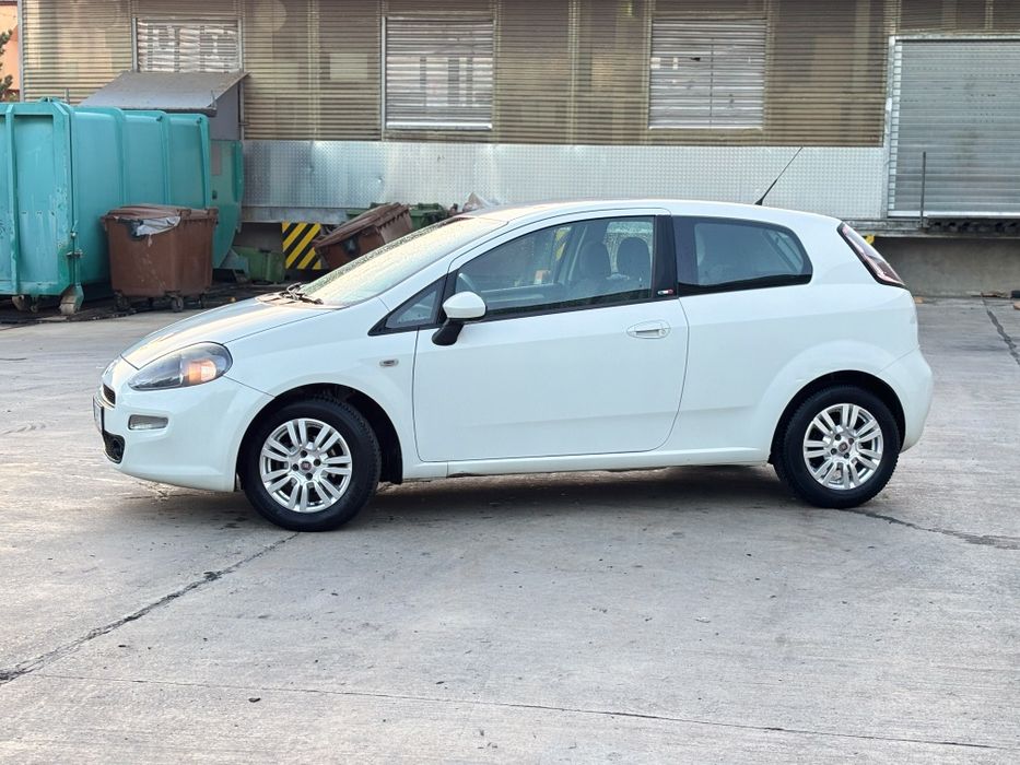 Vând Fiat Punto.