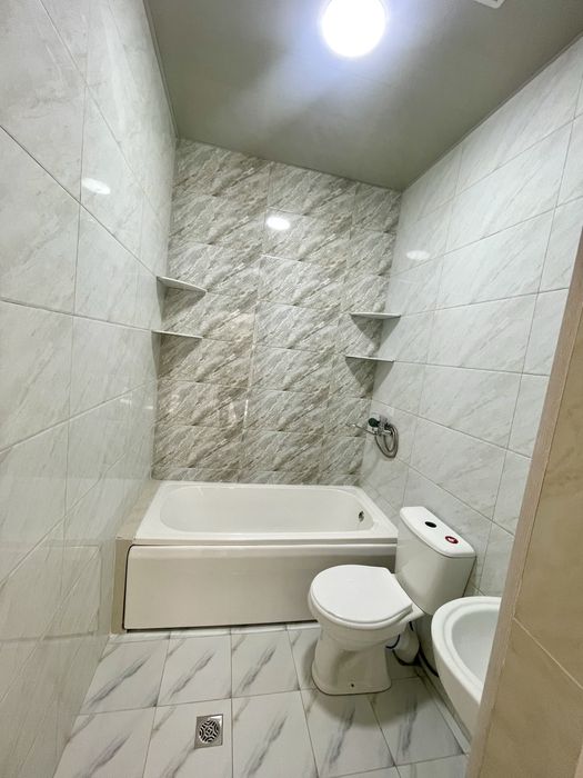 Yengi qurilgan xovli sotiladi Pobeda maxallasi da 3,4 sotix 6 ta xona