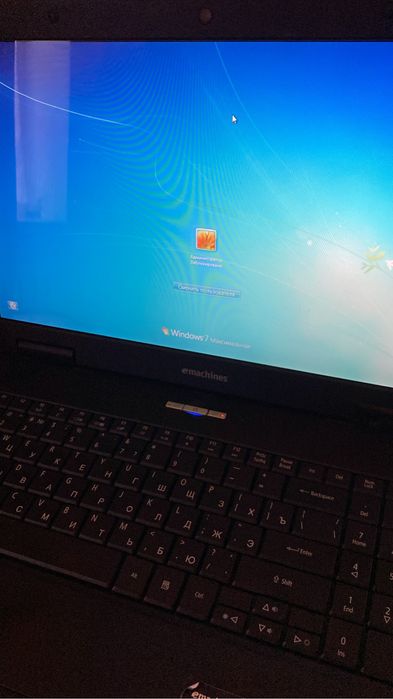 eMachines E527 ноутбока