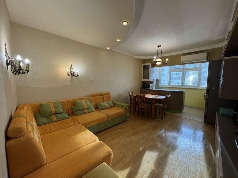 Тристаен апартамент в ж.к. Младост 1А.