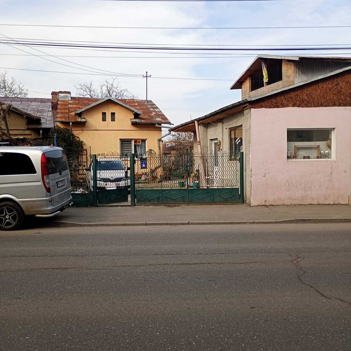 Ocazie!! De vânzare Teren 1170mp + Casă  + Spațiu comercial – Malu Rosu