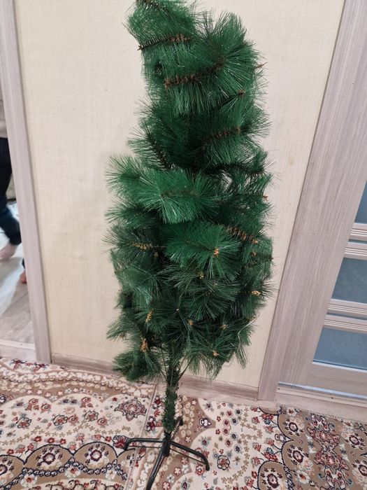Ёлка в отличном состоянии