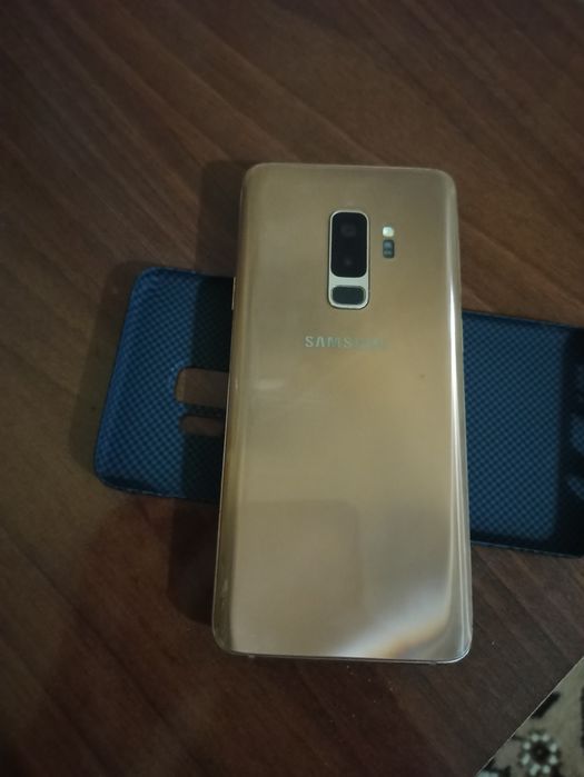 Galaxy S9+ telefoni sotiladi