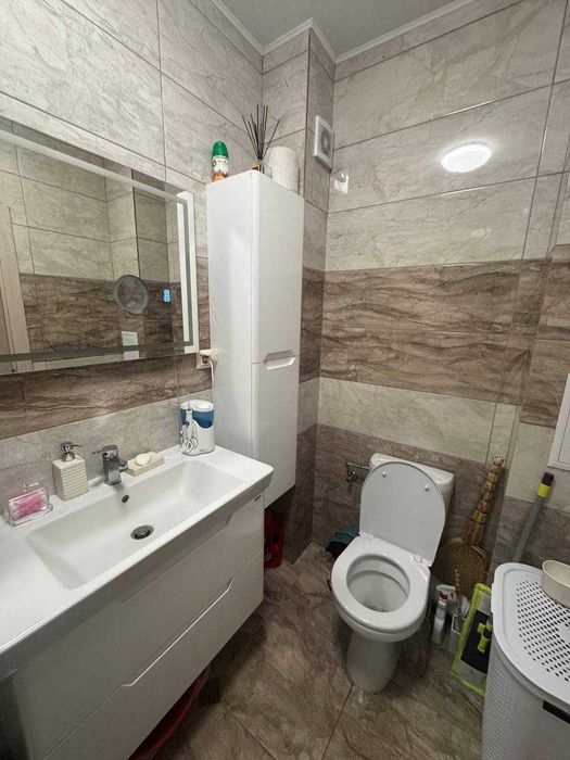 Продава се Двустаен апартамент в Бургас, Център - 55 кв.м за 798 €/кв.м - Снимка #17