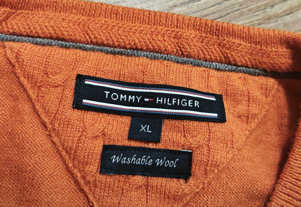 Tommy Hilfiger Оригинален мъжки пуловер с Lambswool размер XL