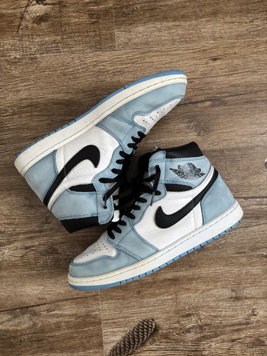Air Jordan 1 High UNC