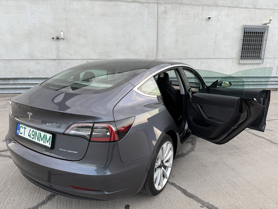 Tesla Model 3 Dual Motor (tractiune integrala), Long Range