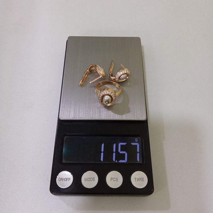 Золотой комплект 585 пробы.