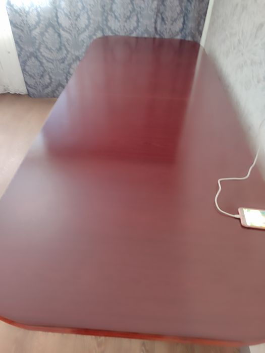 Продам стол. Большой