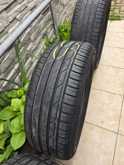 Anvelope vara  Brigestone 215 55 17