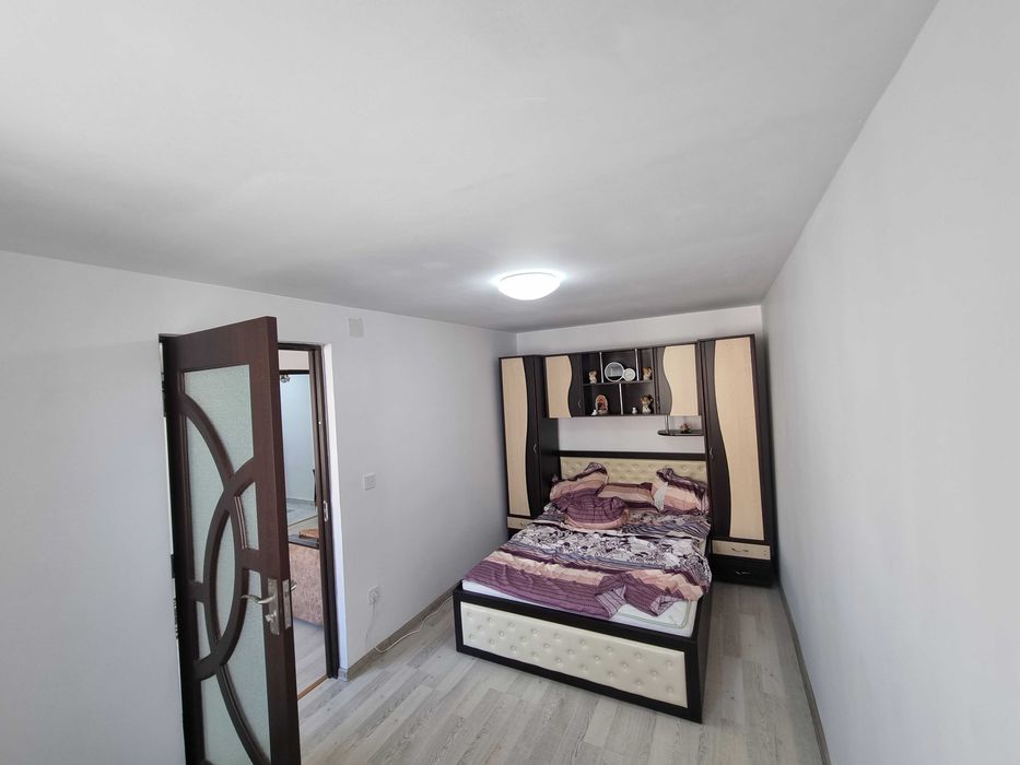 Închiriez apartament