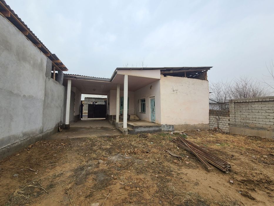 Уртасаройда ховли сотилади