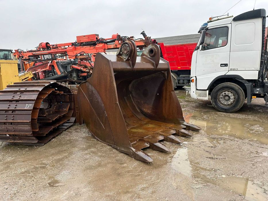 Cupa excavator 6 metri cubi