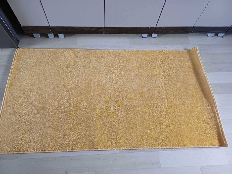 Vand covoare 150cm / 80 cm in stare foarte buna