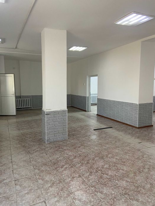 Сдается в аренду нежилое коммерческое помещение.