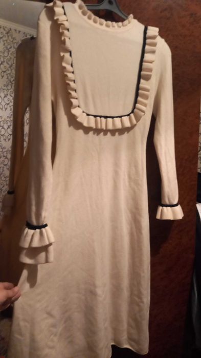 Один раз одета платья