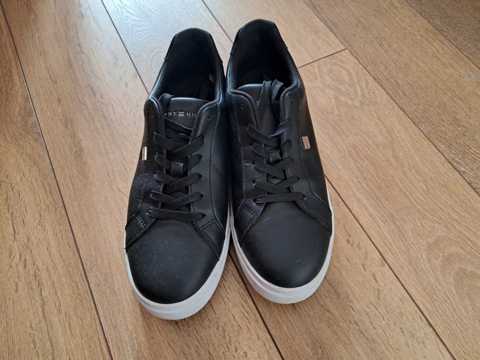 Tommy hilfiger дамски маратонки 38н