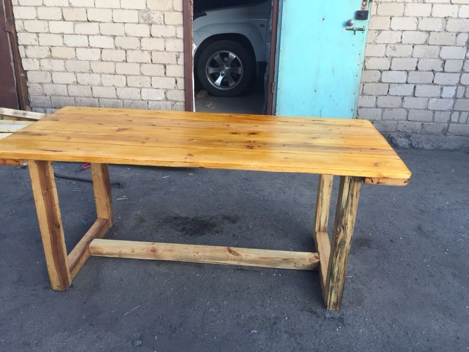 Продам стол и лавки.