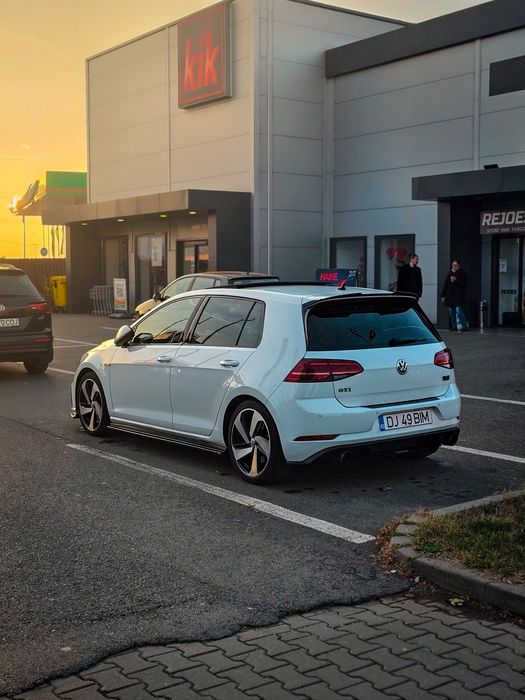 VOLKSWAGEN  GOLF 7.5 GTI Performance