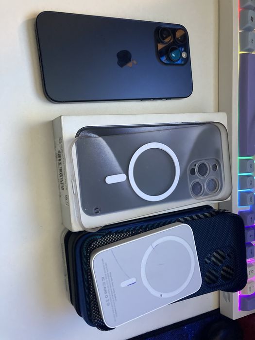 Продам iphone 15 pro max все работает