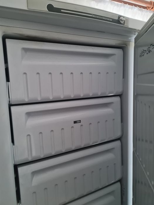 Продам б/у морозильник