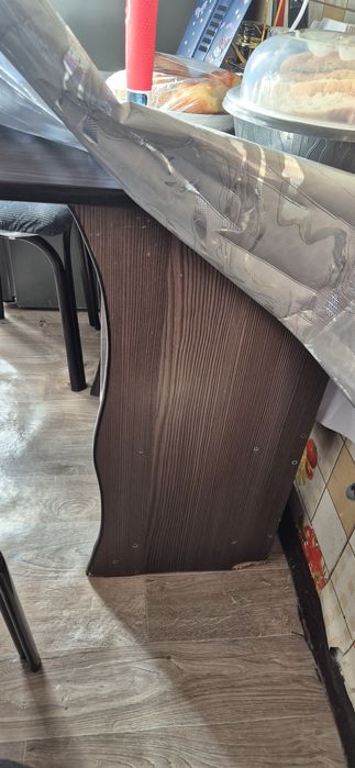 Продам кухоный стол.