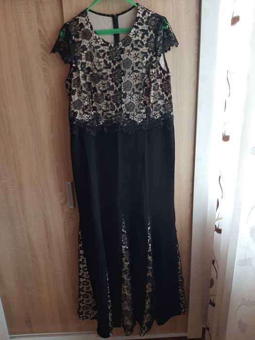 Официална черна рокля