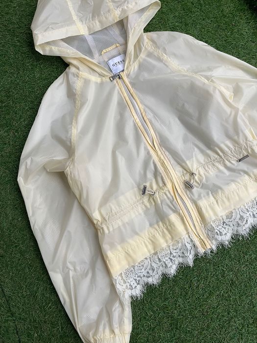 Дамско горнище / ветровка : GUESS S