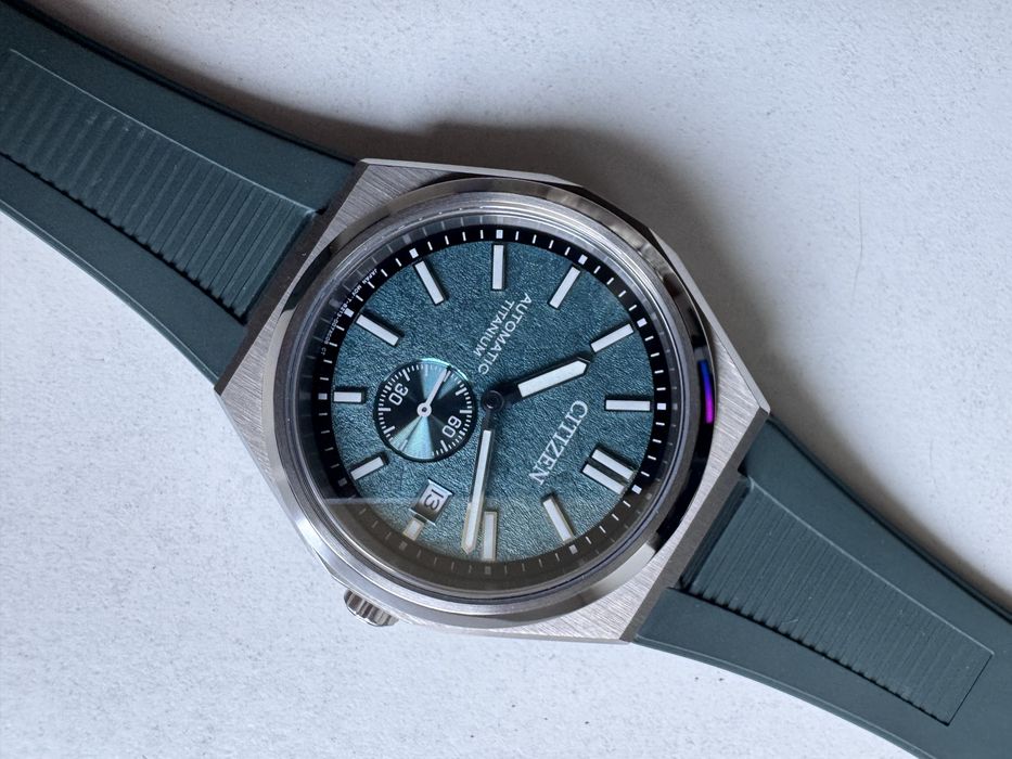 Citizen Zenshin Automatic Super Titanium Small Seconds, referința NJ0180-80M