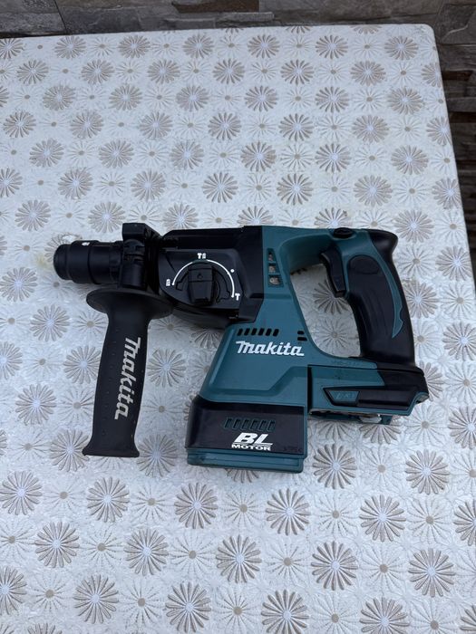 Акумулаторен безчетков перфоратор Makita DHR243Z